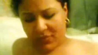 هذه صديقته مع فيديو سكس الموز