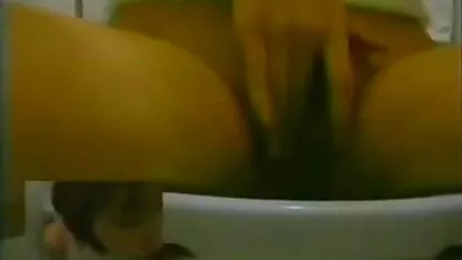 باقي مرحاض الجمال. جلسة فيديو مجانية