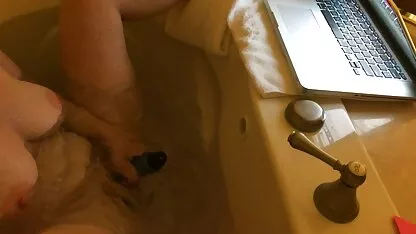 Sweet Wife Internet Chat 5 يونيو 2014 فندق B-Hotel Jacuzzi Rocks Sex Video