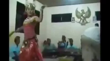 بالي القفز الاباحية القديمة 13 عميق